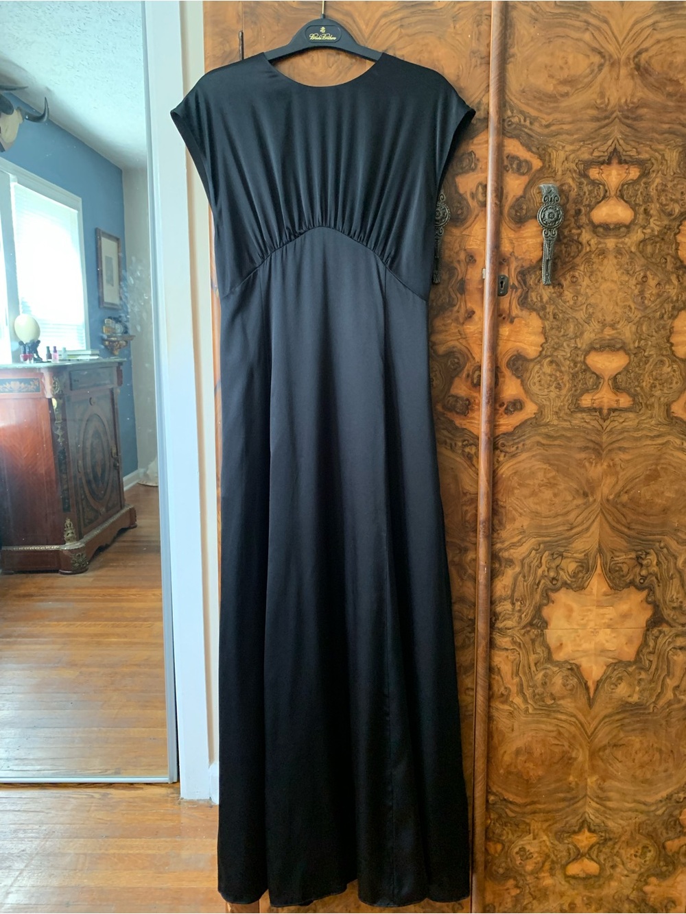 Elegant Banana Republic Black Silk Maxi Dress with Cap Sleeves fully lined. - Picture 2 of 8